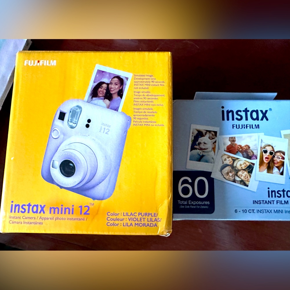 Fujifilm Instax Mini 12 Camera lilac with film